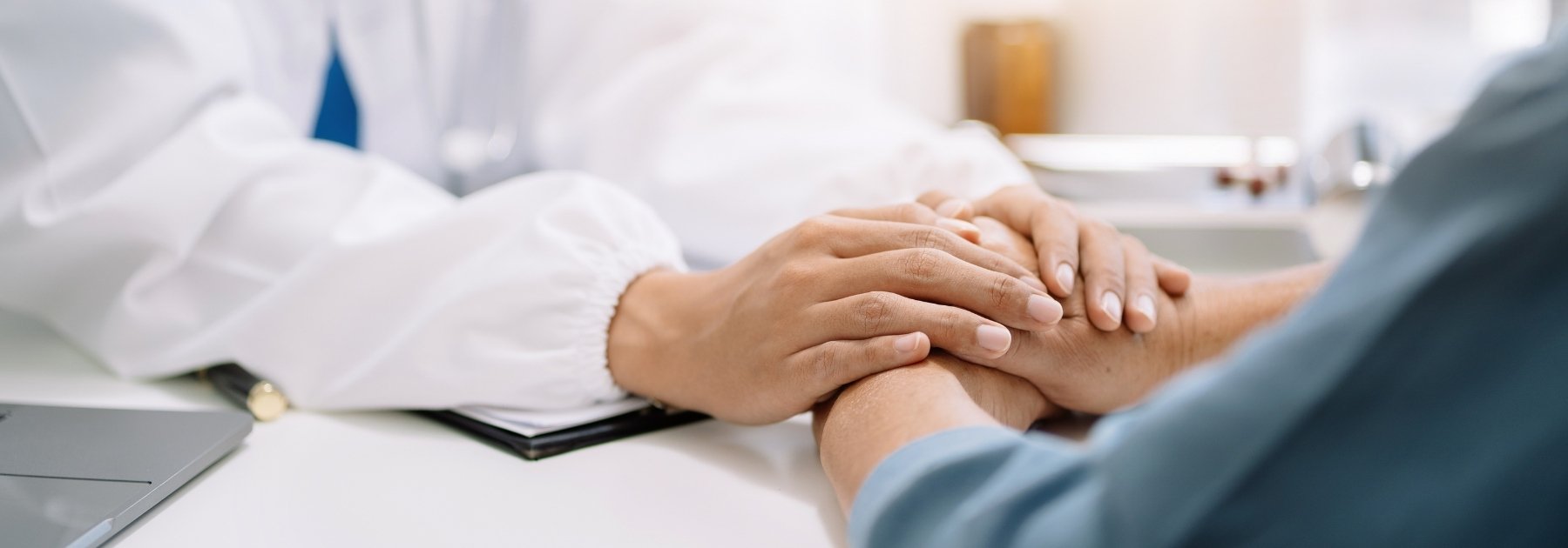 doctor reassure patient